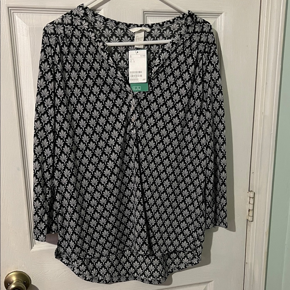 H&M long sleeve  quarter button down blouse NWT